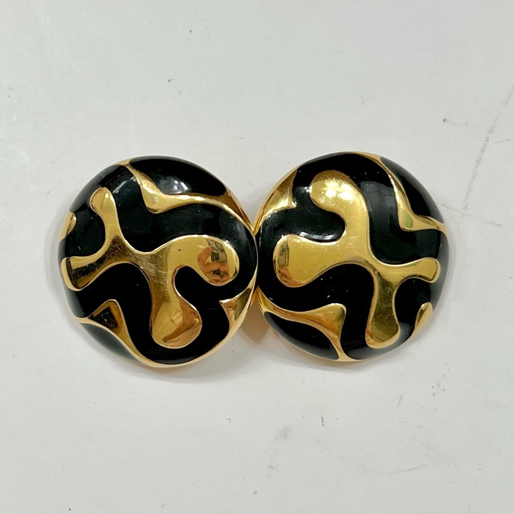 Vintage 80’s Monet Enamel Round Swirl Gold Tone Clip On Earrings‎